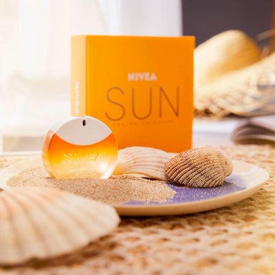 NIVEA SUN Eau de Toilette, Parfum mit dem Original Sonnencreme Duft, sommerlicher und erfrischender unisex, im ikonischen Parfüm-Flakon (30 ml) (Packung mit 2)