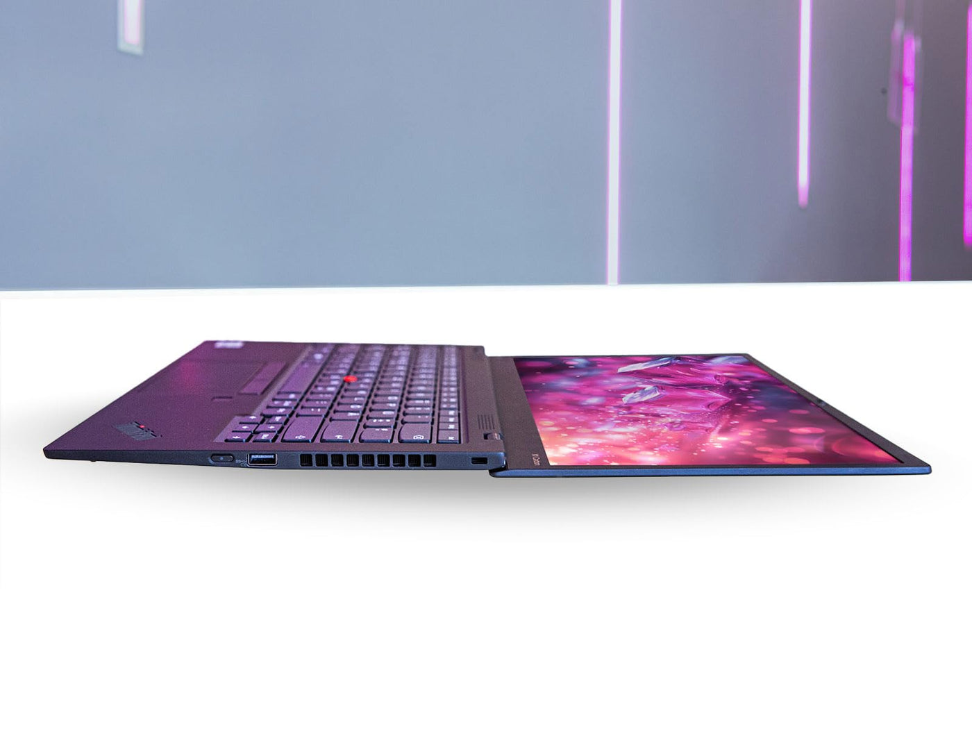 Lenovo ThinkPad X1 Carbon Gen 8. Intel i5 4x1.7 GHz Prozessor, 16 GB Arbeitsspeicher, 256 GB SSD, 14 Zoll Display FullHD 1920x1080 IPS Cam, Windows 11 Pro ZP7 (Generalüberholt)