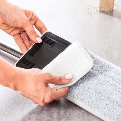 York Flachmopp Handy | Wischmopp Set mit Eimer Zweikammer | Innovativ Automatisches Auspresssystem | Eimer Kapazität 6 Liter Moppabmessungen 31x12cm Klappbarer Griff Länge 120cm | Rosa-Grün…