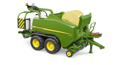 bruder 02032 - John Deere Rundballen-Presswickelkombination C441R - 1:16 Bauernhof, Landwirtschaft, Traktor, Anhänger, Erntemaschine, Pressewickler, Mähdrescher Zubehör, grün