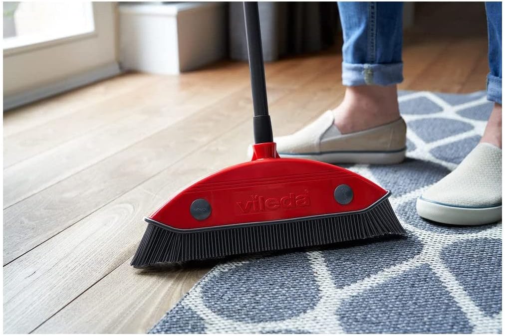 Vileda Multi Besen, mit Teleskopstiel, Kautschukborsten, gegen Tierhaare, Stiellänge 75–130 cm, für alle Böden, ideal auch für Teppiche