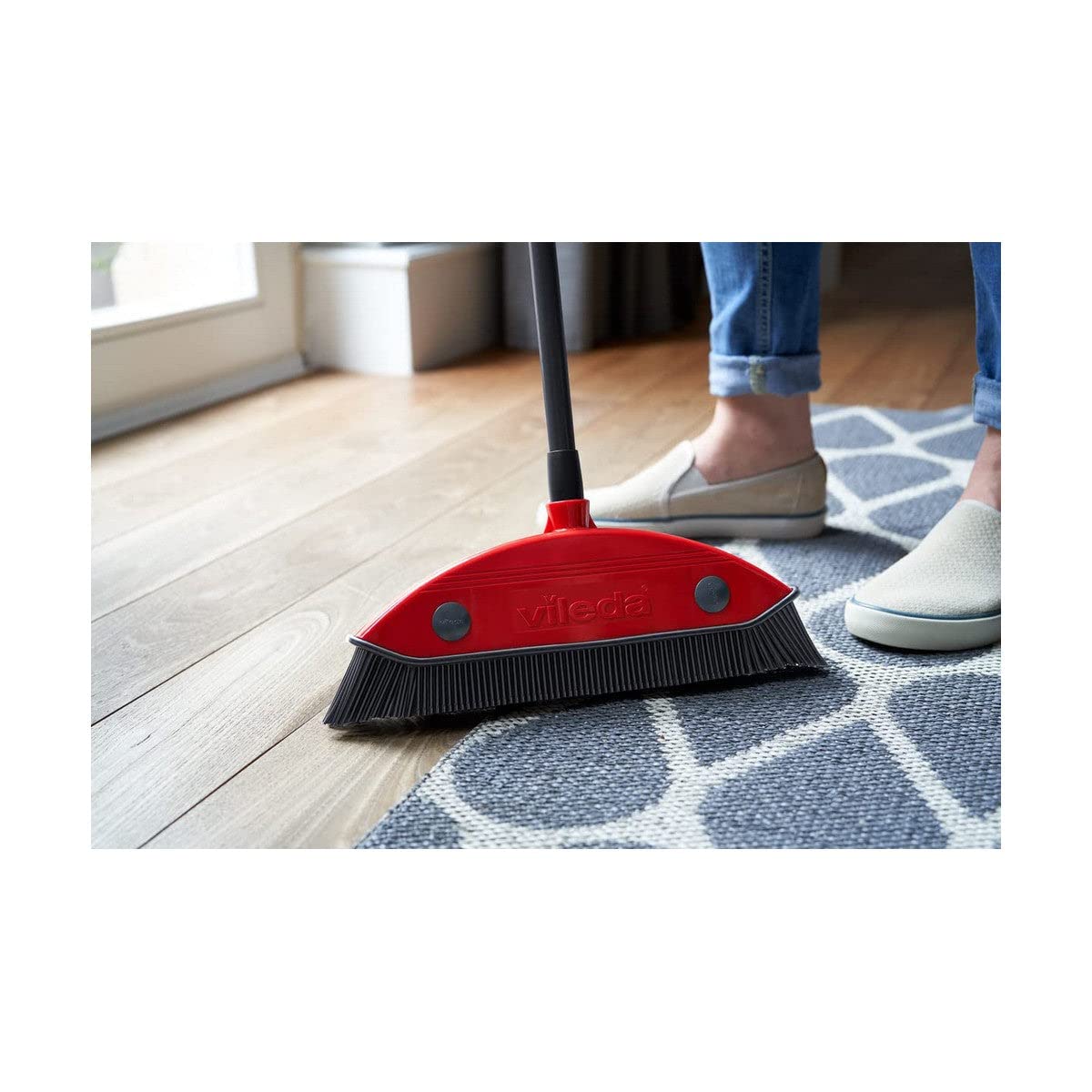 Vileda Multi Besen, mit Teleskopstiel, Kautschukborsten, gegen Tierhaare, Stiellänge 75–130 cm, für alle Böden, ideal auch für Teppiche