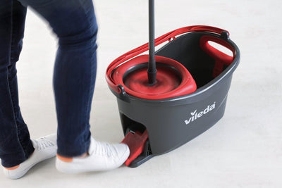 Vileda Turbo Mikrofaser Wischmopp und Eimer Set mit extra 2-in-1 Kopfersatz, Spin Mop zum Reinigen von Böden, Set aus 1x Mop, 1x Eimer und 1x Nachfüllpackung