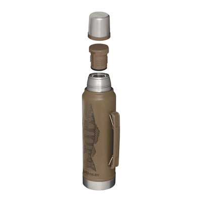 Stanley Classic Legendary Thermosflasche 1L - Thermos Hält 24 Stunden Heiß oder Kalt - Edelstahl Thermoskanne - BPA-Frei - Spülmaschinenfest - Tan Peter Perch