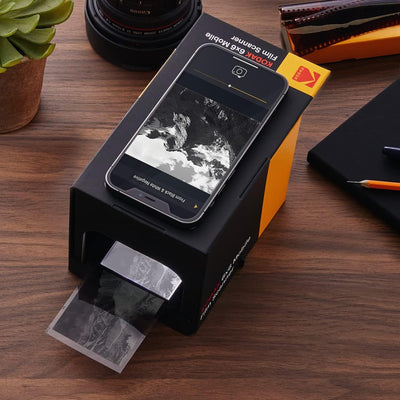 KODAK 6x6 Mobiler Filmscanner, konvertieren und speichern Sie 6x6 Dias und Negative [120 und 220 Filmformate] auf Ihrem Smartphone