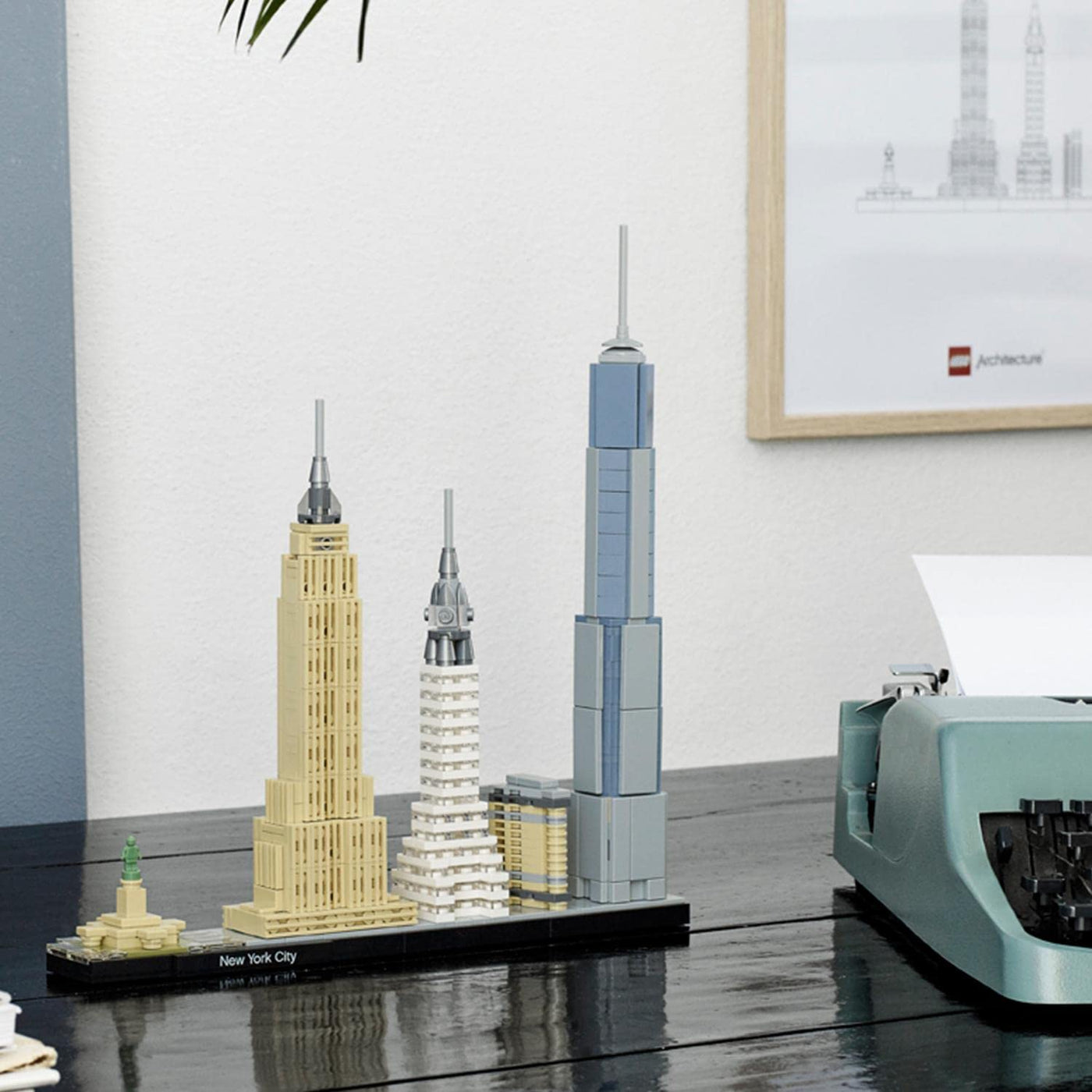 LEGO Architecture New York City Set, Skyline-Modellbausatz mit World Trade Center und Freiheitsstatue, Basteln für Erwachsene, Home und Büro-Deko, Geschenke für Frauen und Männer 21028