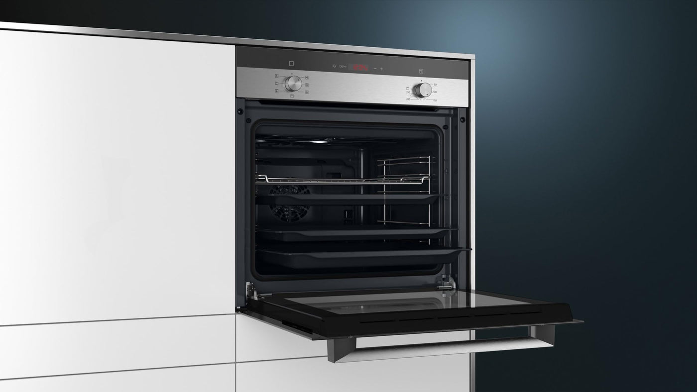 Siemens HB113FBS1, iQ100 Einbau-Backofen, 60 x 60 cm, Schwarz, Edelstahl, Schnellaufheizung, Gleichmäßig Bräunung durch 3D Heißluft, einfache Bedienung dank LED Display und versenkbarer Drehwähler