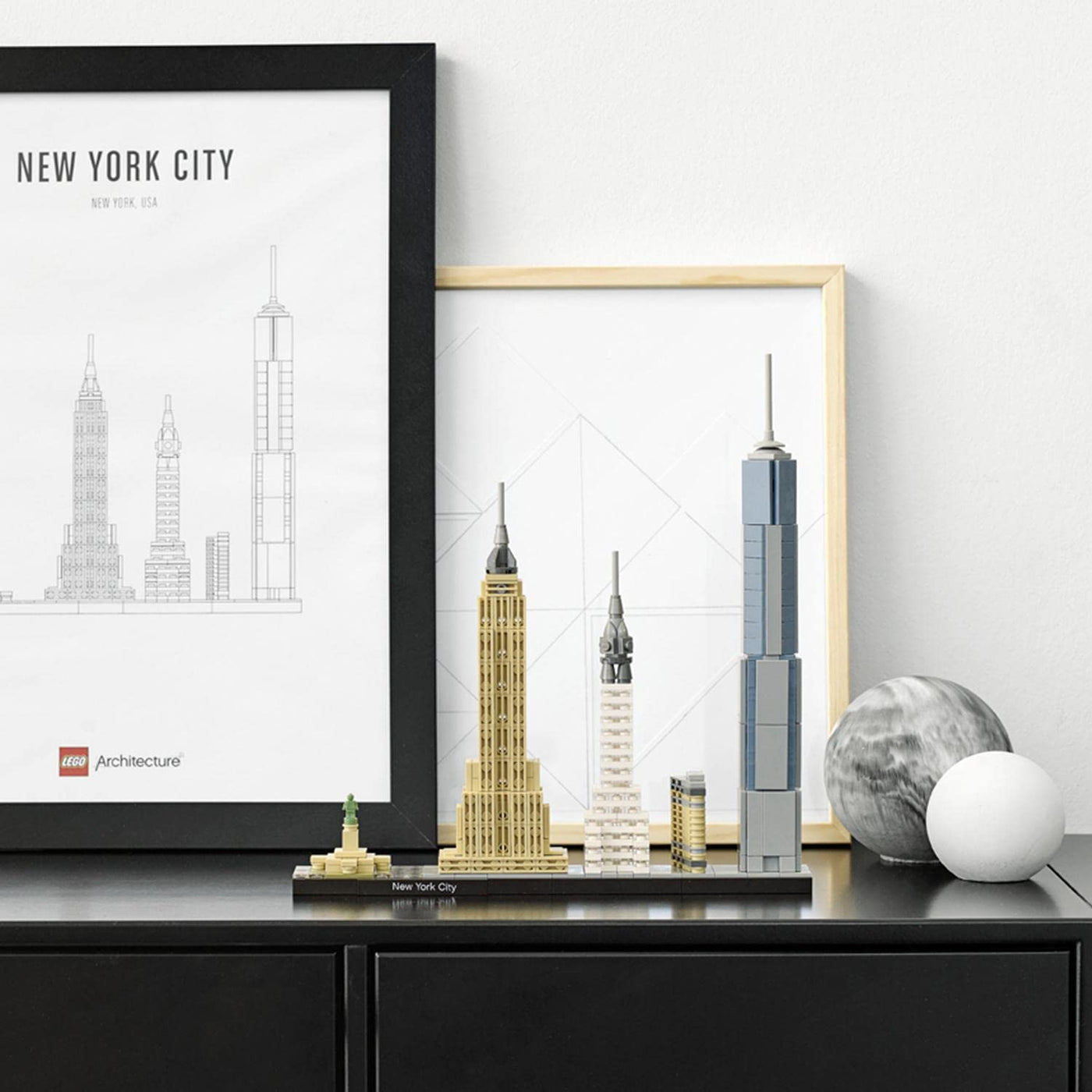 LEGO Architecture New York City Set, Skyline-Modellbausatz mit World Trade Center und Freiheitsstatue, Basteln für Erwachsene, Home und Büro-Deko, Geschenke für Frauen und Männer 21028
