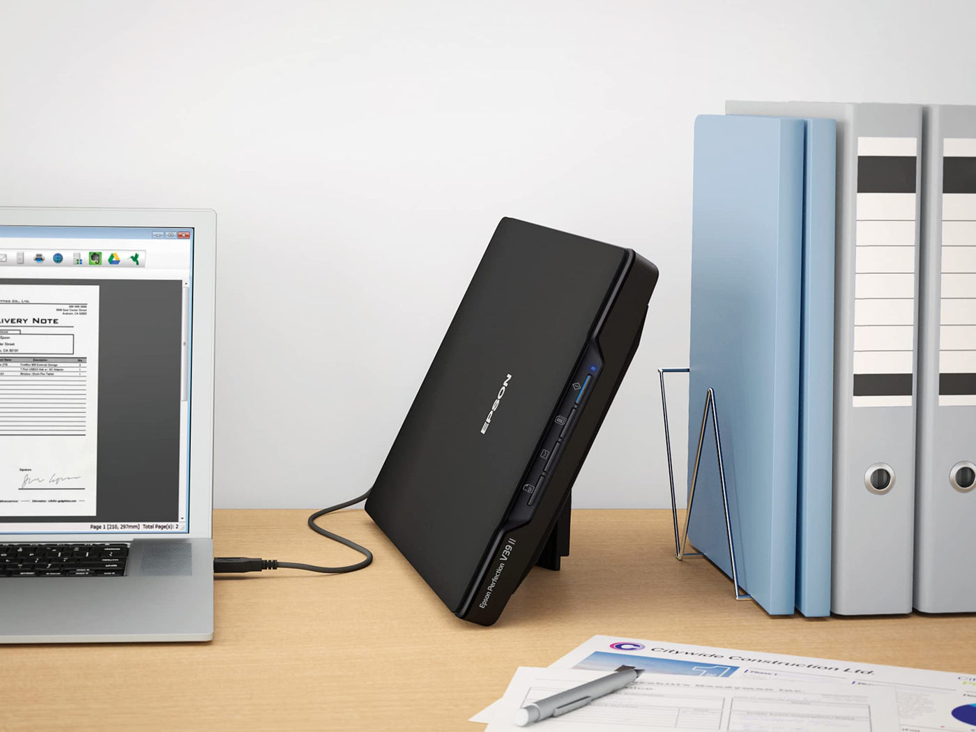 Epson Perfection V39II A4 Flachbett-Foto- und Dokumentenscanner mit Ständer