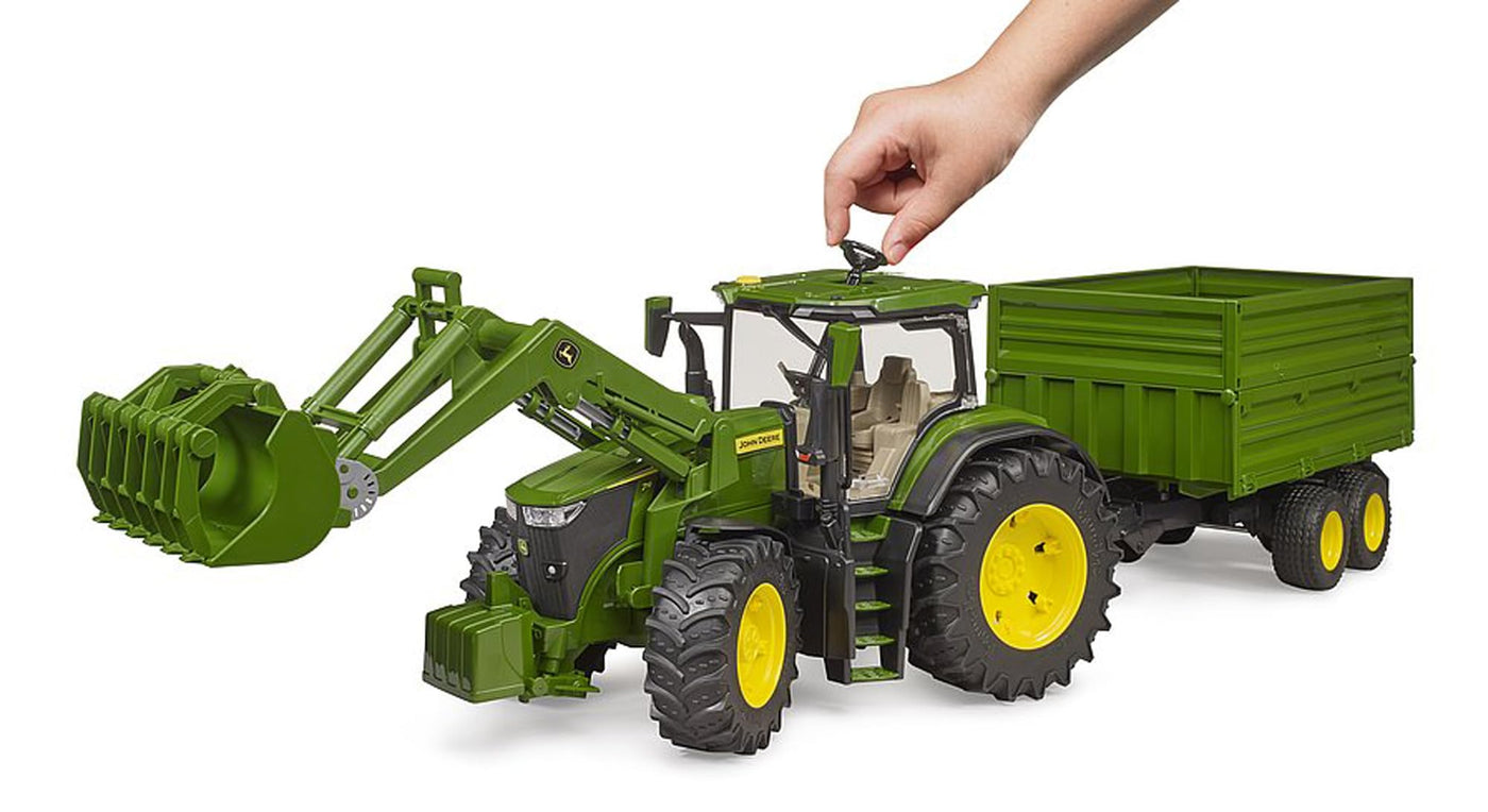 bruder 03155 - John Deere 7R 350 mit Frontlader und Tandemachstransportanhänger - 1:16 Fahrzeug, Traktor, Bulldog, Schlepper, Trecker, Landwirtschaft, Bauernhof, Anhänger, Kipper, bworld, Spielzeug