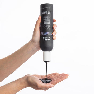milk_shake® | icy blond shampoo | Spezielles Shampoo für blondes oder gebleichtes Haar | 300 ml | Anti-gelb Shampoo mit Schwarzpigmenten