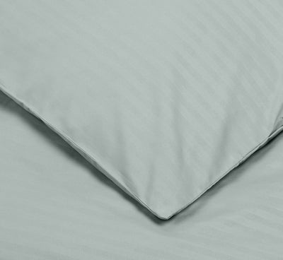 Amazon Basics 2Stück Deluxe-Bettwäsche-Set aus Mikrofaser, 135 x 200 cm, dunkelgrau, Gestreift