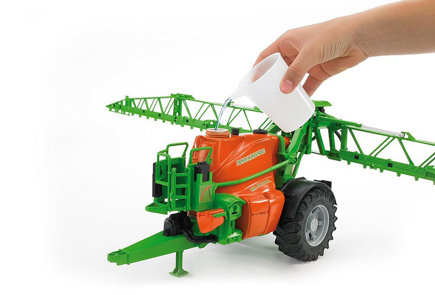 bruder 02207 - Amazone Anhängefeldspritze UX 5200-1:16 Bauernhof, Landwirtschaft, Feldarbeit, Maschine, Anhänger, Spritze
