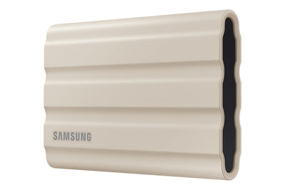 Samsung Portable SSD T7 Shield, 2 TB, USB 3.2 Gen.2, 1.050 MB/s Lesen, 1.000 MB/s Schreiben, Robuste externe Festplatte Outdoor für Mac, PC und Smartphone, Beige, MU-PE2T0K/EU
