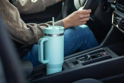 Milu Thermobecher 1200ml mit Strohhalm & Henkel, 24h Eisgekühlt / 12h heiß Edelstahl Tumbler 40oz mit Griff, Isolierbecher to go, Trinkflasche doppelwandig isoliert (Mellow Mint, 1200ml)