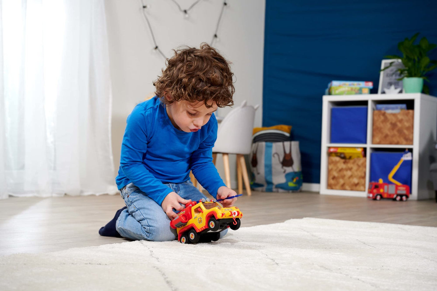 Simba 109251094 - Feuerwehrmann Sam Feuerwehrauto Venus 2.0 mit Figur, Originalsound, Blaulicht, Pfeilschussfunktion, Türen zum Öffnen, Penny Spielfigur, viel Zubehör, 19cm, ab 3 Jahren