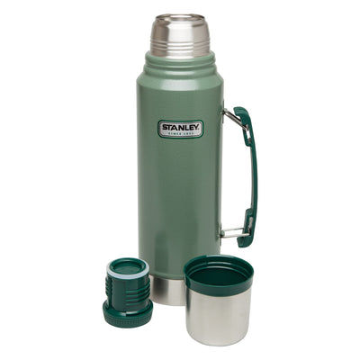 Stanley Classic Legendary Thermoskanne 1.9L - Hält 32 Stunden Heiß oder Kalt - Spülmaschinenfest - Auslaufsicherer Deckel dient als Becher - Isolierflasche BPA Frei - Edelstahl Thermosflasche