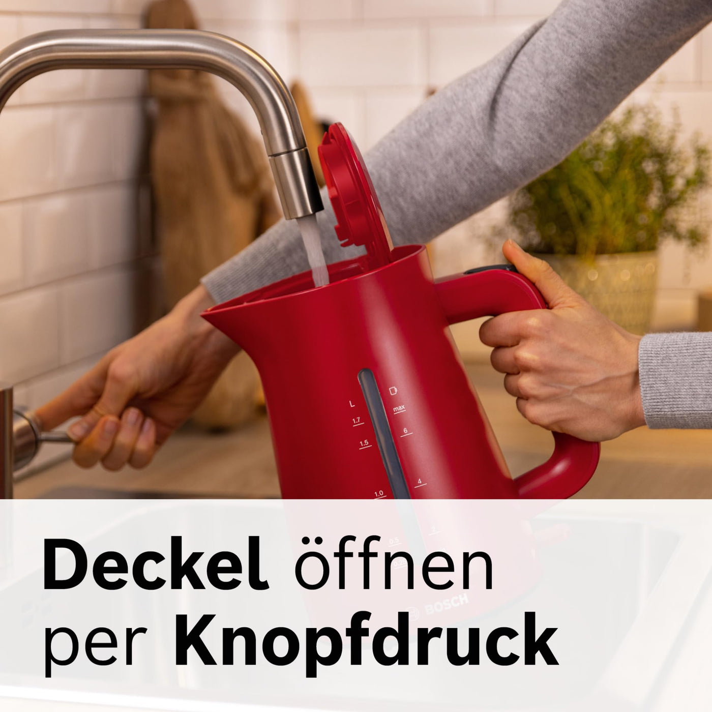 Bosch kabelloser Wasserkocher MyMoment TWK3M124, Abschaltautomatik, Überhitzungsschutz, Tassenanzeige, beidseitige Wasserstandsanzeige, entnehmbarer Kalkfilter, 1,7 L, 2400 W, Rot matt