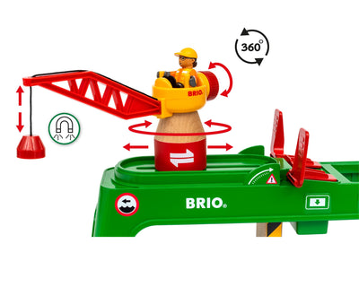 BRIO World 33996 Bahn Verlade Terminal - Mit beweglichem Kran zum Umladen von Gütern auf die Schiene, Straße und das Schiff - Empfohlen für Kinder ab 3 Jahren