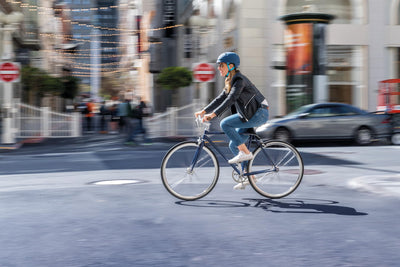 ABUS Stadthelm Scraper 3.0 ACE - Robuster Fahrradhelm für den Stadtverkehr - für Damen und Herren - Orange, Größe M