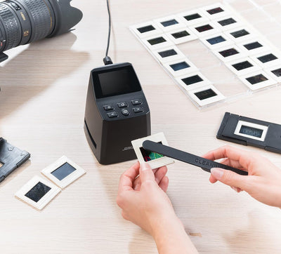 Somikon Dia und Negativscanner: Stand-Alone-Dia- & Negativ-Scanner mit 2,4" / 6,1 cm Display, 14,6 MP (Dia Betrachter, Dia Digitalisierer, Digitalisierung)