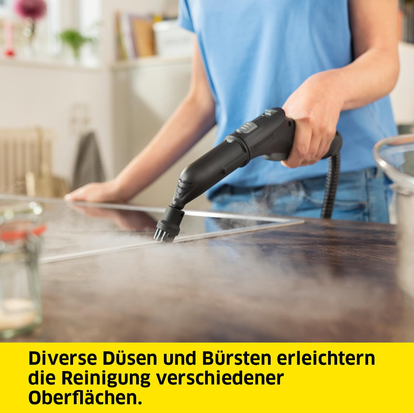 Kärcher Dampfreiniger SC 3 Deluxe, Dampfdruck: 3,5 bar, Aufheizzeit: 30 s, Leistung: 1.900 W, Flächenleistung: 75 m², Tank: 1 l, mit Bodenreinigungsset, Mikrofaser-Bezug, Düsen und Rundbürste