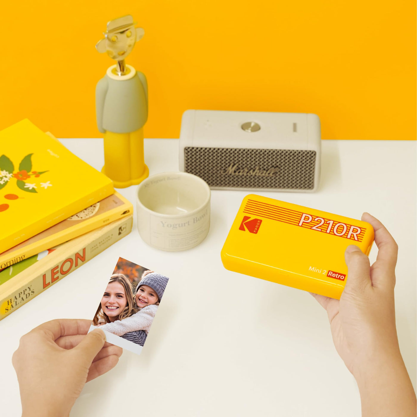 Kodak Mini 2 Retro Mobiler Fotodrucker für Smartphone, Mini Drucker mit Bluetooth, 5,3×8,6 Zentimeter, 38 Blat Bundle, Weiß