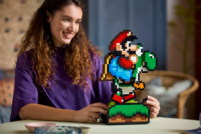 LEGO Super Mario World: Mario & Yoshi Nintendo Set zum Sammeln, pixelige Figuren, Modell zum Bauen und Ausstellen, Wohn-Deko und Sammlerstück, Modellbausatz und Geschenk für Erwachsene Fans 71438