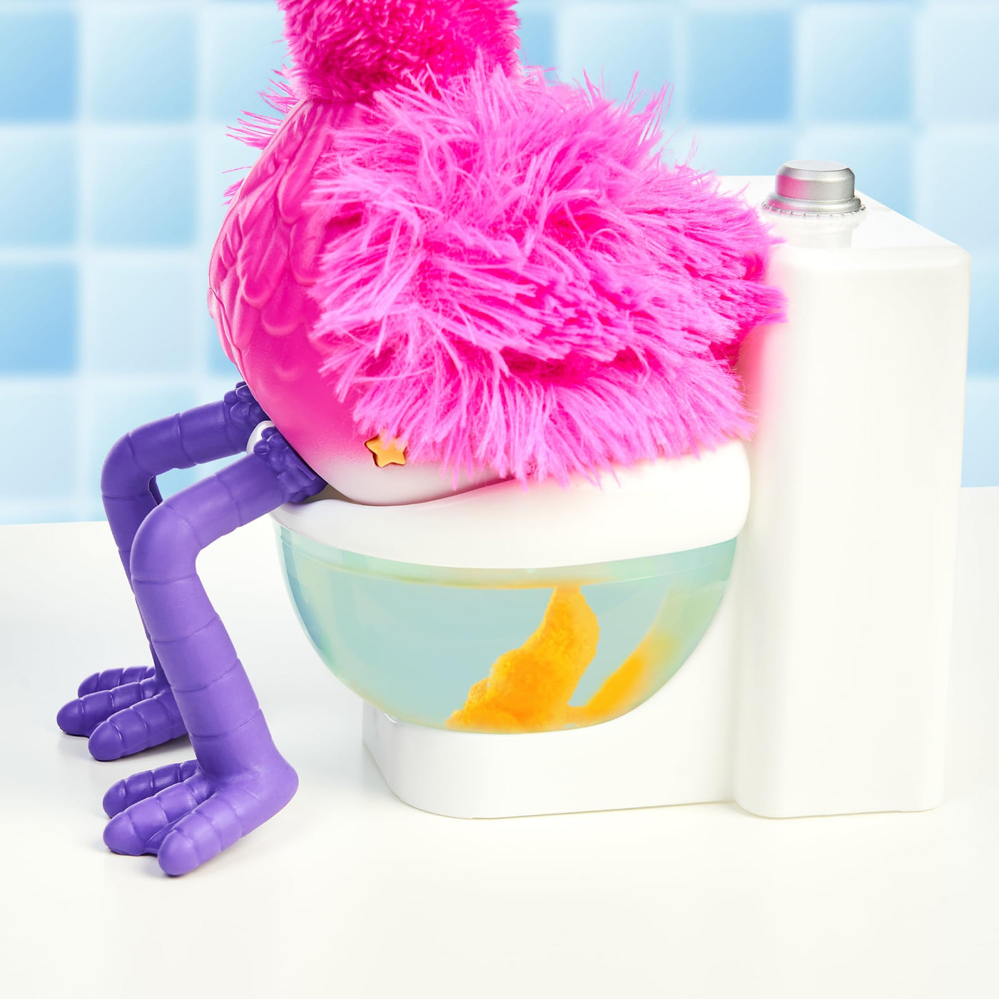 Little Live Pets Flamingo The Poop, Interaktiver Flamingo, der den Hals bewegt und wiederholt, was Sie Sagen, isst und bittet IR zum W.C, trocknet und wiederholt, berühmt, (LPG00000)