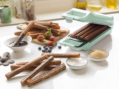 Bestron Churros Maker, Waffeleisen für bis zu 4 Churros, Retro Design, 700 Watt, Sweet Dreams, Mint