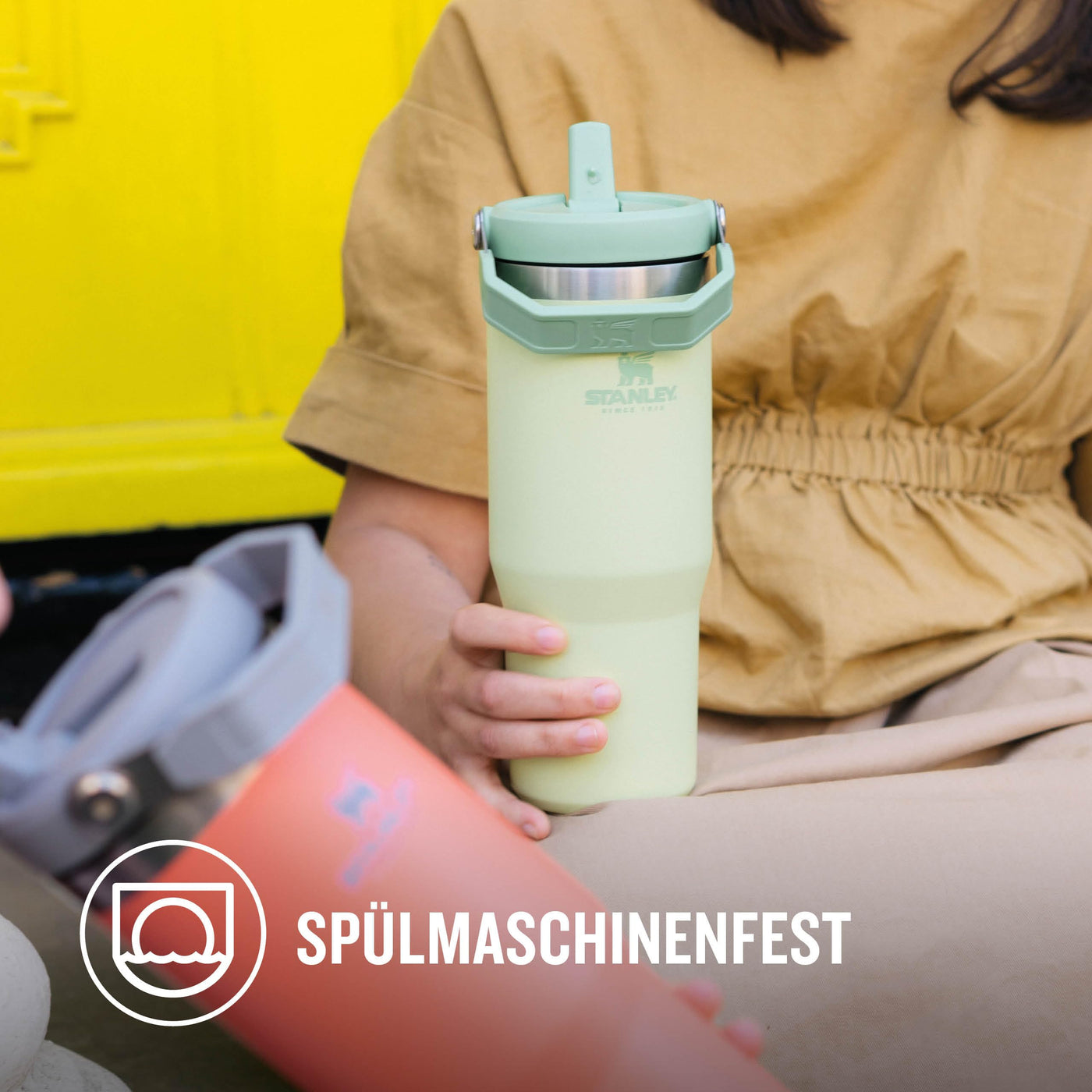 Stanley IceFlow Flip Straw Trinkflasche mit Strohhalm 0.89L - Thermosflasche Hält 12+ Stunden Kalt - Auslaufsicher - Trinkflasche Sport - Wasserflasche BPA Frei - Spülmaschinenfest - Citron