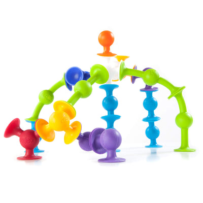 Fat Brain Squigz Starter 22-teiliges Set, Vorschulspielzeug für Kinder, Saugspielzeug-Set, Sortier- und Stapelspielzeug, Vorschul-Badespielzeug, innovatives Spielzeug für Kinder ab 3 Jahren und älter.