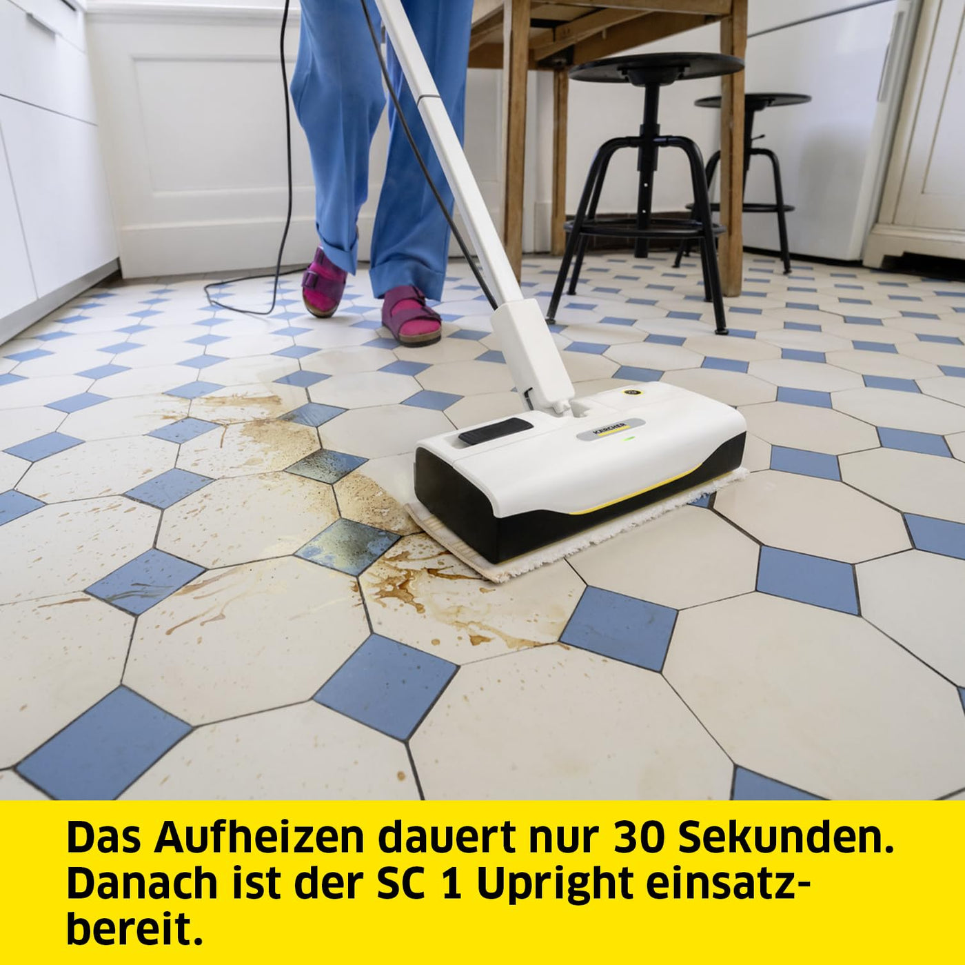 Kärcher Dampfreiniger SC 1 Upright, Aufheizzeit: 30 s, Flächenleistung: ca. 30 m², Tank: 0,2 l, Heizleistung: 1300 W, Abrasiv Bodendüse EasyFix Tuchset, weiß