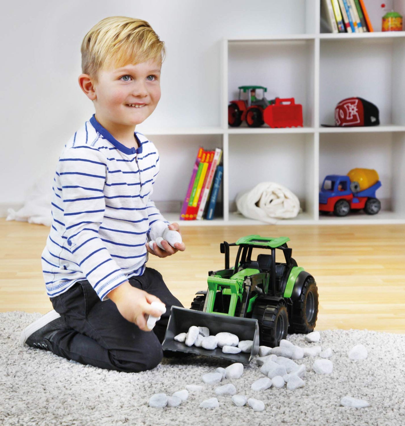 Lena Worxx Traktor Deutz-Fahr Agrotron 7250 TTV mit Frontlader 45 cm, realistisches Landwirtschaft Spielfahrzeug, robuster Trecker mit funktionstüchtiger Ladeschaufel, für Kinder ab 3 Jahren