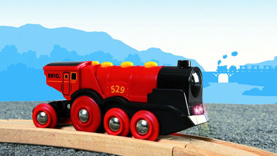 BRIO World 33592 Rote Lola elektrische Lok - Batterie-Lokomotive mit Licht & Sound - Kleinkinderspielzeug empfohlen ab 3 Jahren