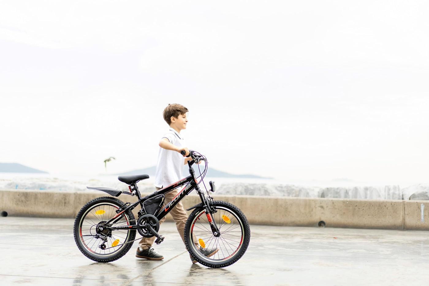 Licorne Bike Guide Premium Mountainbike in 20, 24, 26, 27.5 und 29 Zoll Fahrrad für Mädchen Jungen Herren und Damen (20 Zoll, Weiß/Rosa)