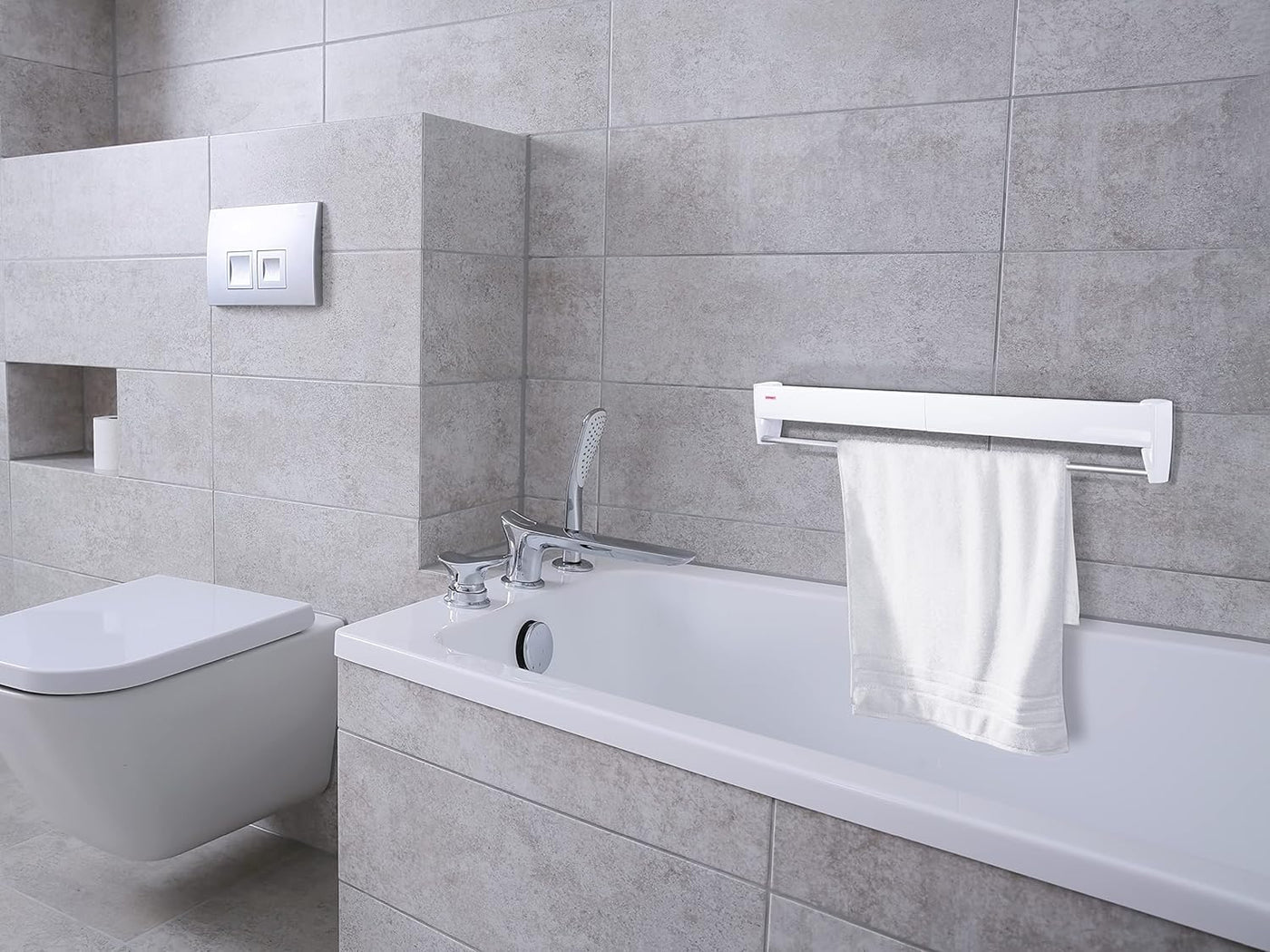 Leifheit Wandtrockner Telegant 81 Protect Plus zum Ausziehen, hängender Wäschetrockner im kleinen, kompakten Format, Wäscheständer ist ausziehbar und ideal fürs Badezimmer oder den Balkon