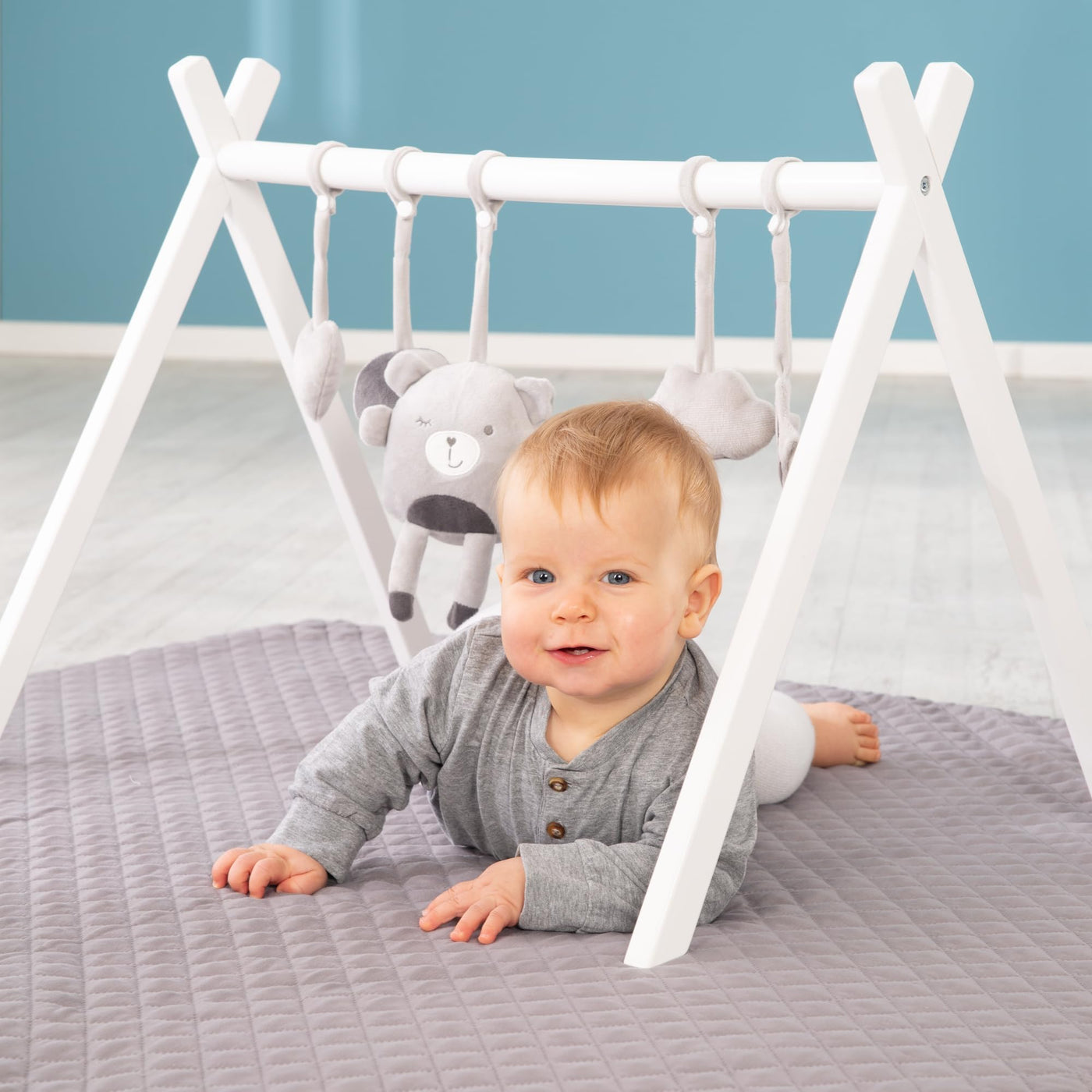 roba Baby-Spielbogen nach Montessori - Baby Gym & Activity Center aus Holz weiß lackiert - Spieltrapez ab 3 Monaten zum Anhängen von Spielsets