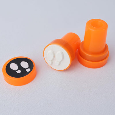 2 Stück Wichtel Stempel Schuhabdruck, Wichtel Zubehör Wichtel Fußabdruck, Mini Stempel Füßchen für Miniatur Puppenhaus Dekor, Wichtelzubehör Wichtel Fußabdruck Motiv Spuren im Schnee 12