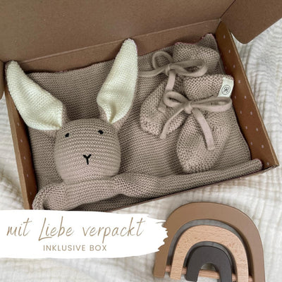 Geschenkset Hase Taupe Kuscheltuch Schmusetuch Schnüffeltuch Babysocken Bio Baumwolle Strick Baby Neugeborene Erstausstattung Mädchen Jungen personalisiert Babygeschenk Geschenk Geburt Babydecke