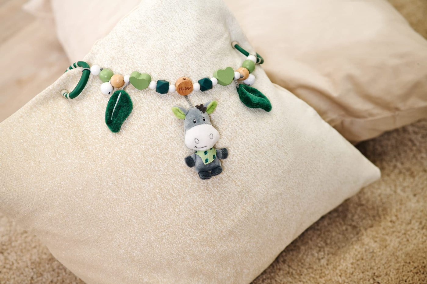 Eichhorn - Baby Hipp Collection - Wagenkette mit verschiedenen Elementen, Plüschesel mit Rasselfunktion, inkl. Glocken, FSC zertifiziertes Buchenholz, ab den ersten Lebensmonaten geeignet, Mehrfarbig