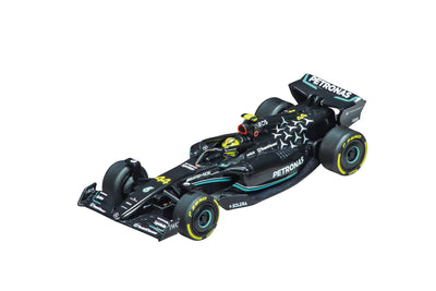 Carrera - 20064238 GO Mercedes-AMG F1 W14 E Performance L. Hamilton | Fahrzeug im Maßstab 1:43 | Slotcar | Kompatibel GO, GO Plus & GO Battery | Für Kinder & Erwachsene
