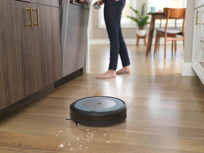 iRobot Roomba Combo i5 (i5172) Saug- und Wischroboter, WLAN-fähig, intelligente Navigation, 2 Gummibürsten für alle Böden, Reinigung nach Raum, Kompatibel mit Sprachassistenten, Farbe: Cool