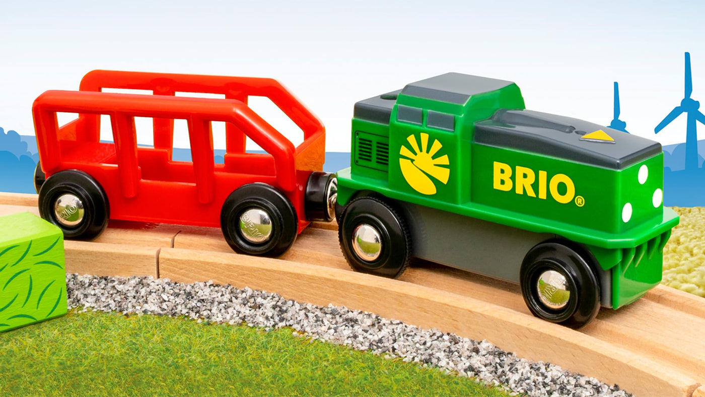 BRIO World - 36018 Bauernhof-Batteriezug - Batteriebetriebener Spielzeugzug für Kinder ab 3 Jahren