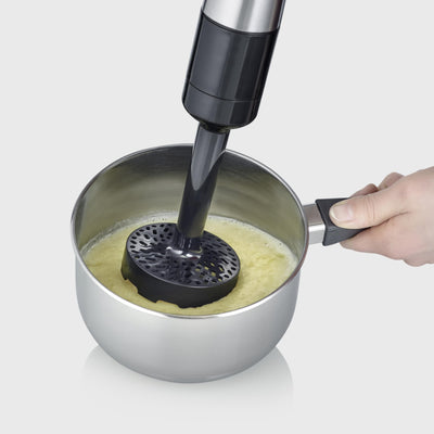 SEVERIN Kabelloser Stabmixer mit Premium-Set, abnehmbarer Mixstab, mit Pürierstab, Multizerkleinerer, Mixbehälter, Kartoffelstampfer & Schneebesen, schwarz/Edelstahl-gebürstet, SM 3775