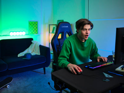 Trust Gaming Tastatur mit TKL-Design GXT 833 Thado - Beleuchtete Tastatur mit Deutsches QWERTZ Layout, Anti-Ghosting, Mehrfarbige LED-Beleuchtung, 12 Media-Tasten, USB Plug & Play, PC/Laptop