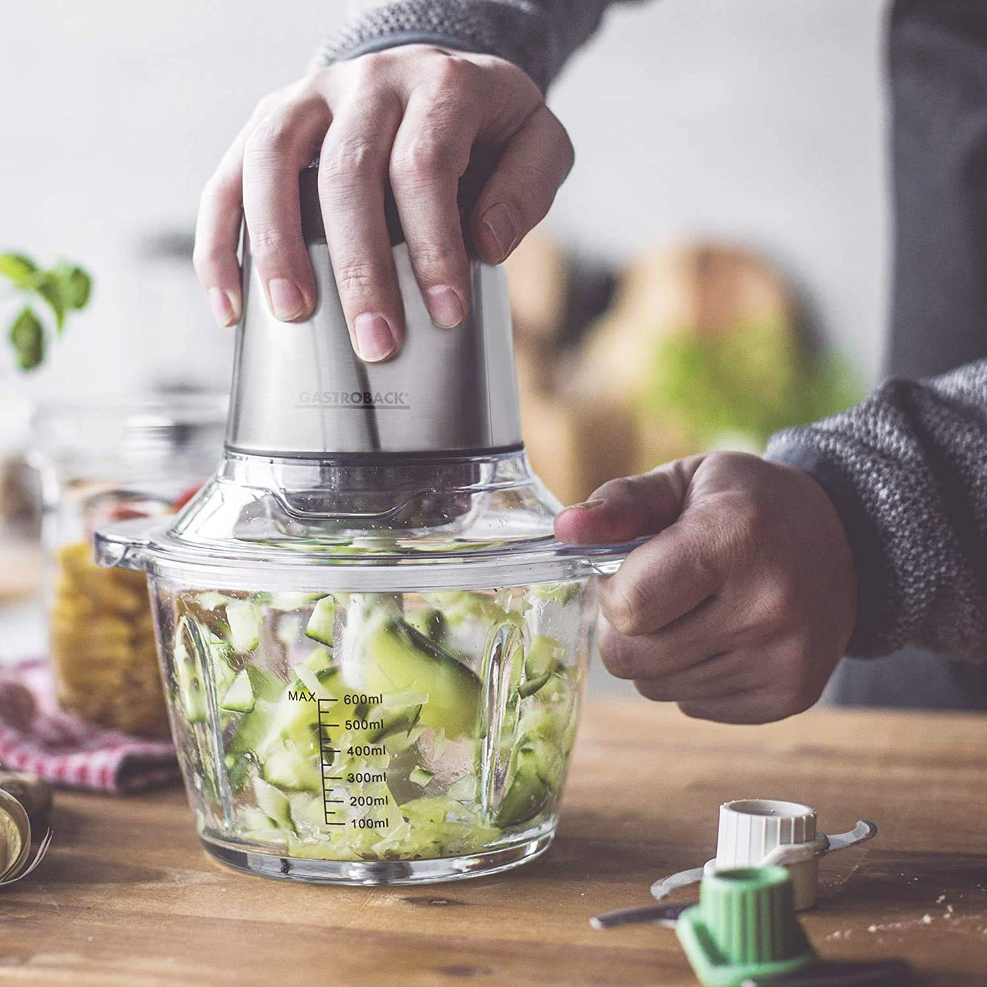 GASTROBACK 40961 Design Mini Chopper Plus, Multi-Zerkleinerer, 3 Edelstahl-Sichelmesser, 400 Watt, 1,2 Liter Glasbehälter, steel, edelstahldesign