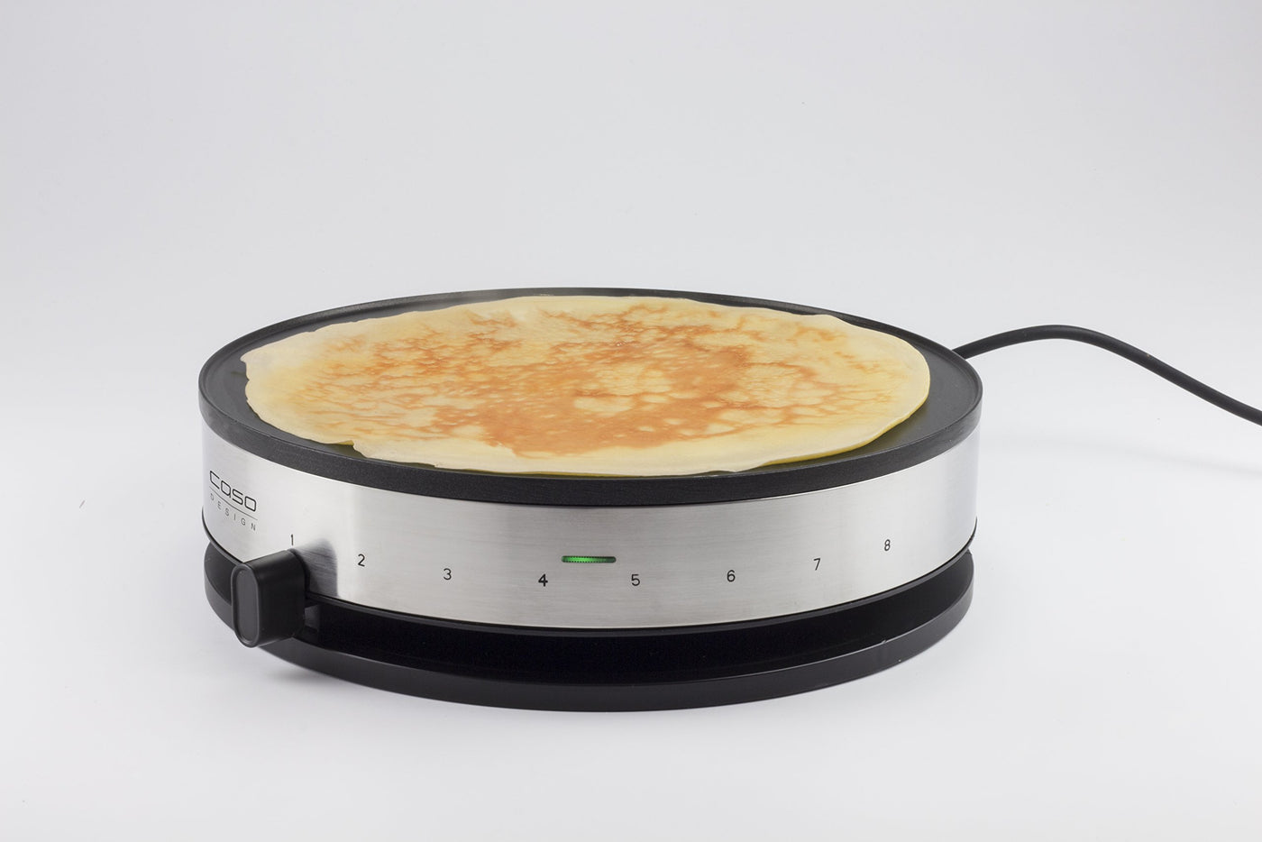 CASO CM 1300 - Crêpes Maker, extra große Backfläche (⌀ 33cm), hochwertige Antihaft‐Beschichtung, 8‐Hitzesstufen, praktischer Schieberegler, inkl. Teigverteiler und Crêpes‐Wender aus Holz
