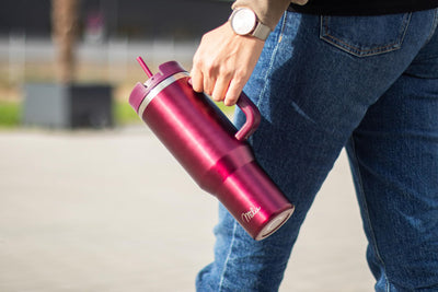 Milu Thermobecher 1200ml mit Strohhalm und Henkel 48h Eis/24h kalt/12h heiß Edelstahl Tumbler 40oz mit Griff Isolierbecher to go Isolierflasche Trinkflasche doppelwandig isoliert (Berry, 1,2L)