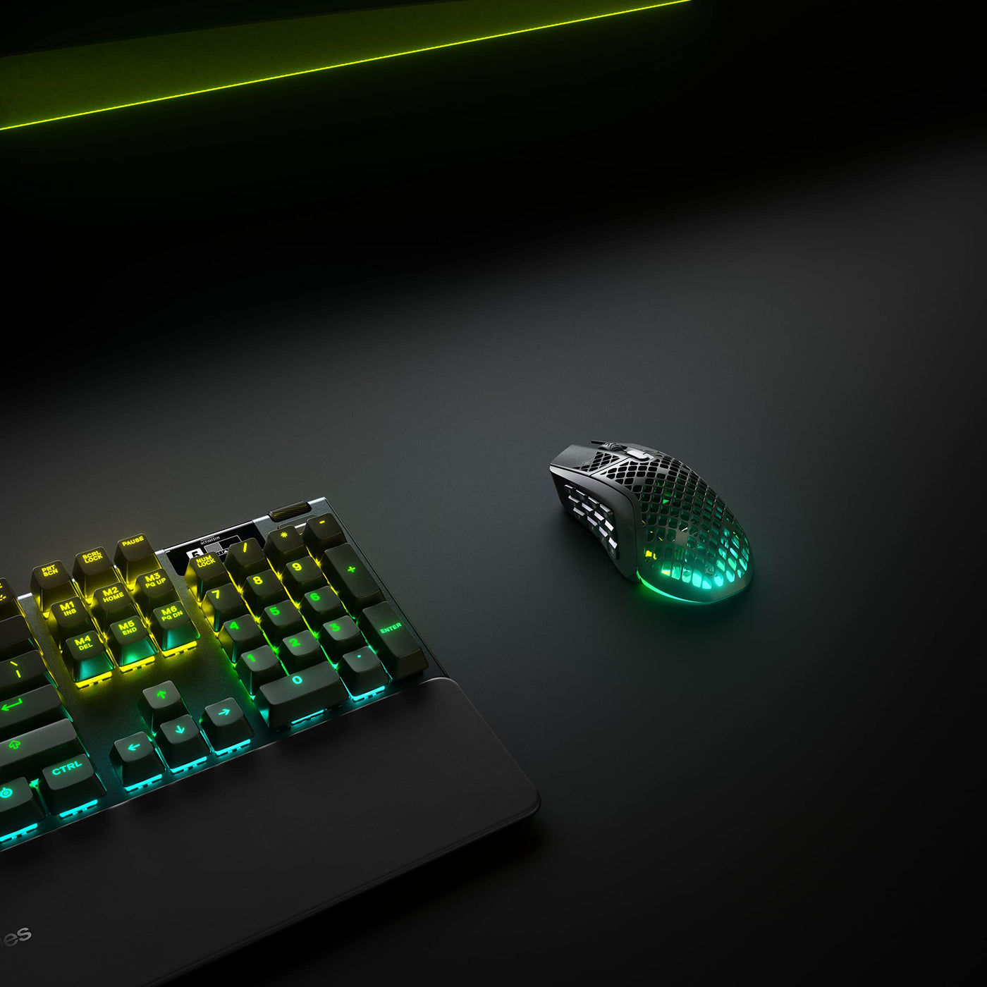 SteelSeries Aerox 9 Wireless - RGB Gaming-Mouse mit Öffnungen in der Oberfläche - Federleichtes, wasserabweisendes Design - 18 Tasten - Bluetooth/2,4 GHz – Optischer TrueMove Air-Sensor mit 18.000 DPI